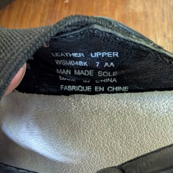 Aravon Black Leather Heels (some wear on shoes) - Picture 4 of 4